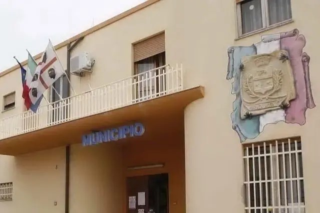 Lavori di: Efficientamento energetico stabile Municipio via Nazionale